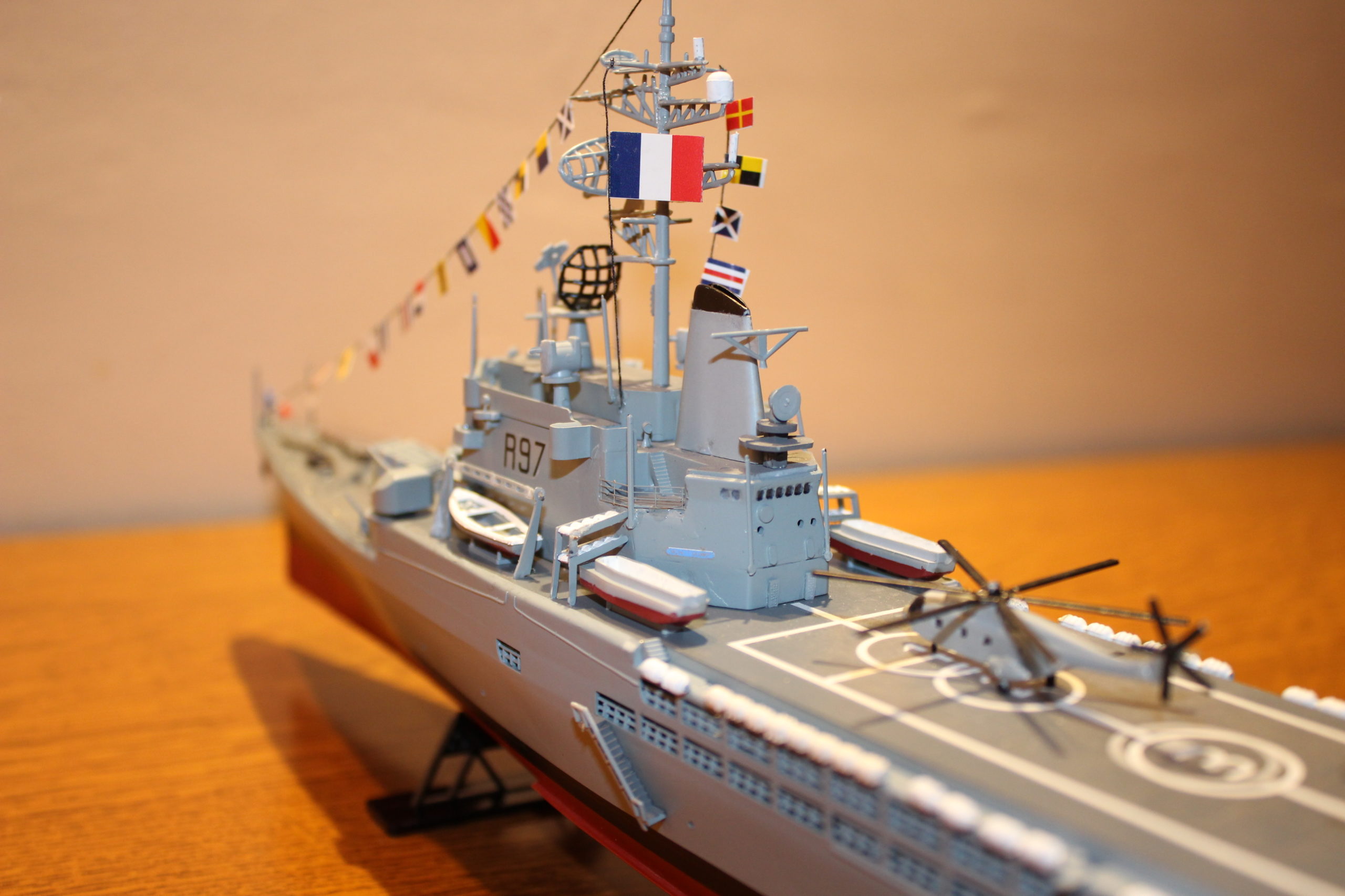 Trumpeter 1:350 French Navy Helicopter Cruiser Jeanne D'Árc 1964 #05636